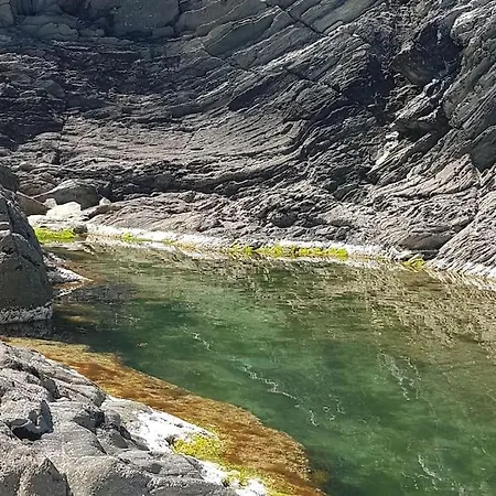 Bijou Coastal Apartment In Polperro With Hot Tub Onsite Parking Downhill Walk To Village Exterior photo