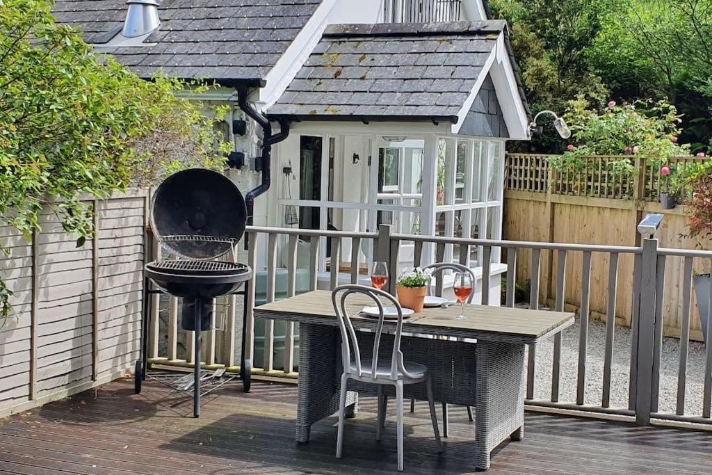 Bijou Coastal In With Hot Tub Onsite Parking Downhill Walk To Village