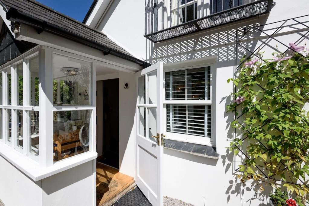 Bijou Coastal In With Hot Tub Onsite Parking Downhill Walk To Village * Polperro