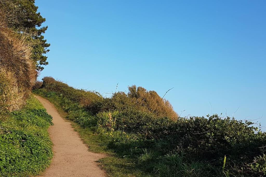 Holiday home Bijou Coastal In With Hot Tub Onsite Parking Downhill Walk To Village Polperro