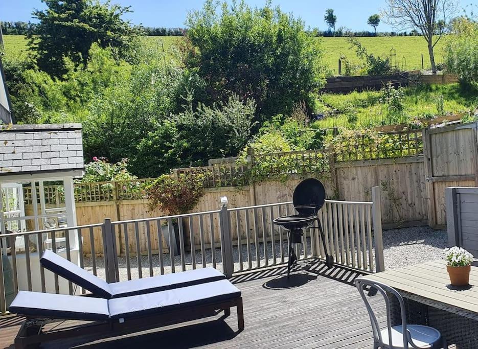 Bijou Coastal In With Hot Tub Onsite Parking Downhill Walk To Village *