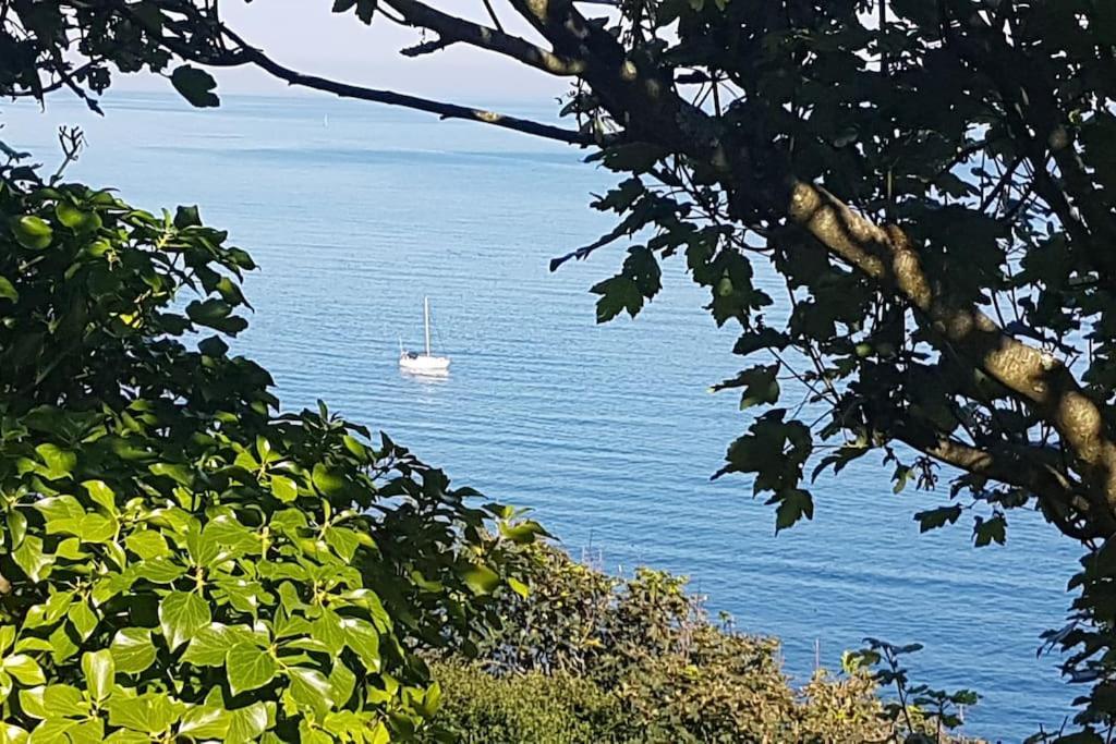 Bijou Coastal In With Hot Tub Onsite Parking Downhill Walk To Village * Polperro