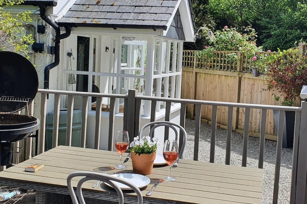 Bijou Coastal In With Hot Tub Onsite Parking Downhill Walk To Village