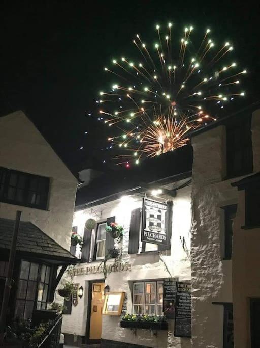 Bijou Coastal In With Hot Tub Onsite Parking Downhill Walk To Village *