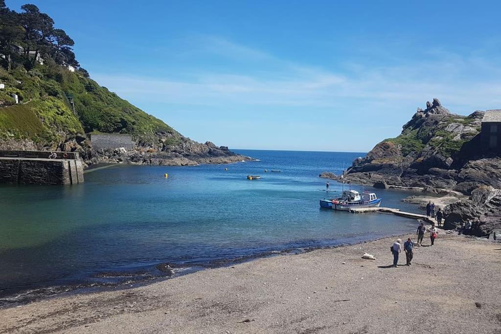 Bijou Coastal In With Hot Tub Onsite Parking Downhill Walk To Village Holiday home