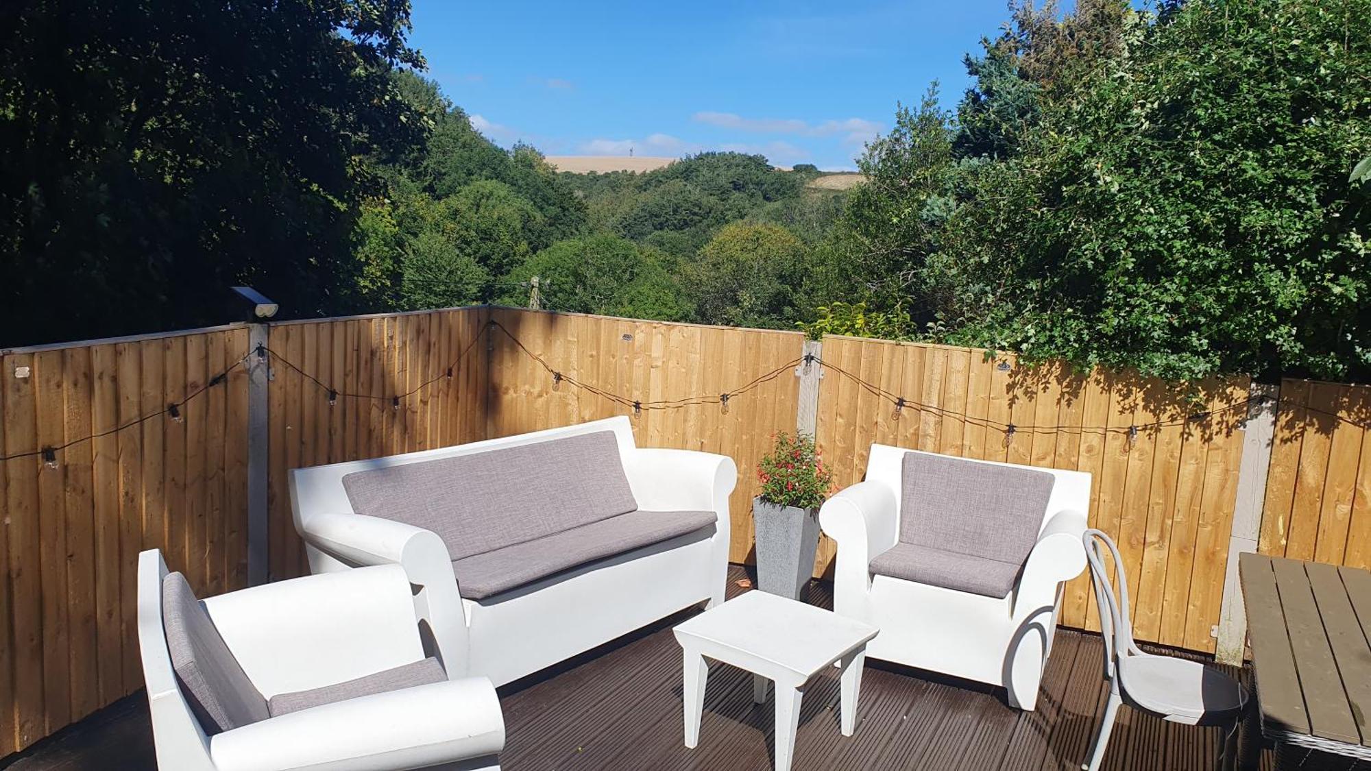 Holiday home Bijou Coastal In With Hot Tub Onsite Parking Downhill Walk To Village *